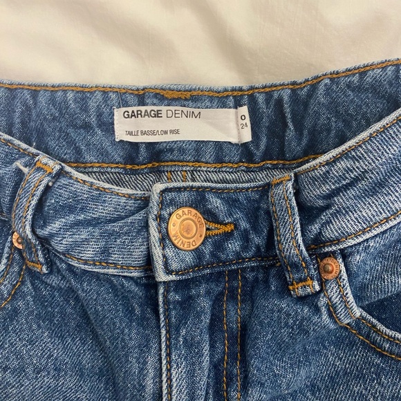 Low Rise denim shorts - Picture 2 of 3